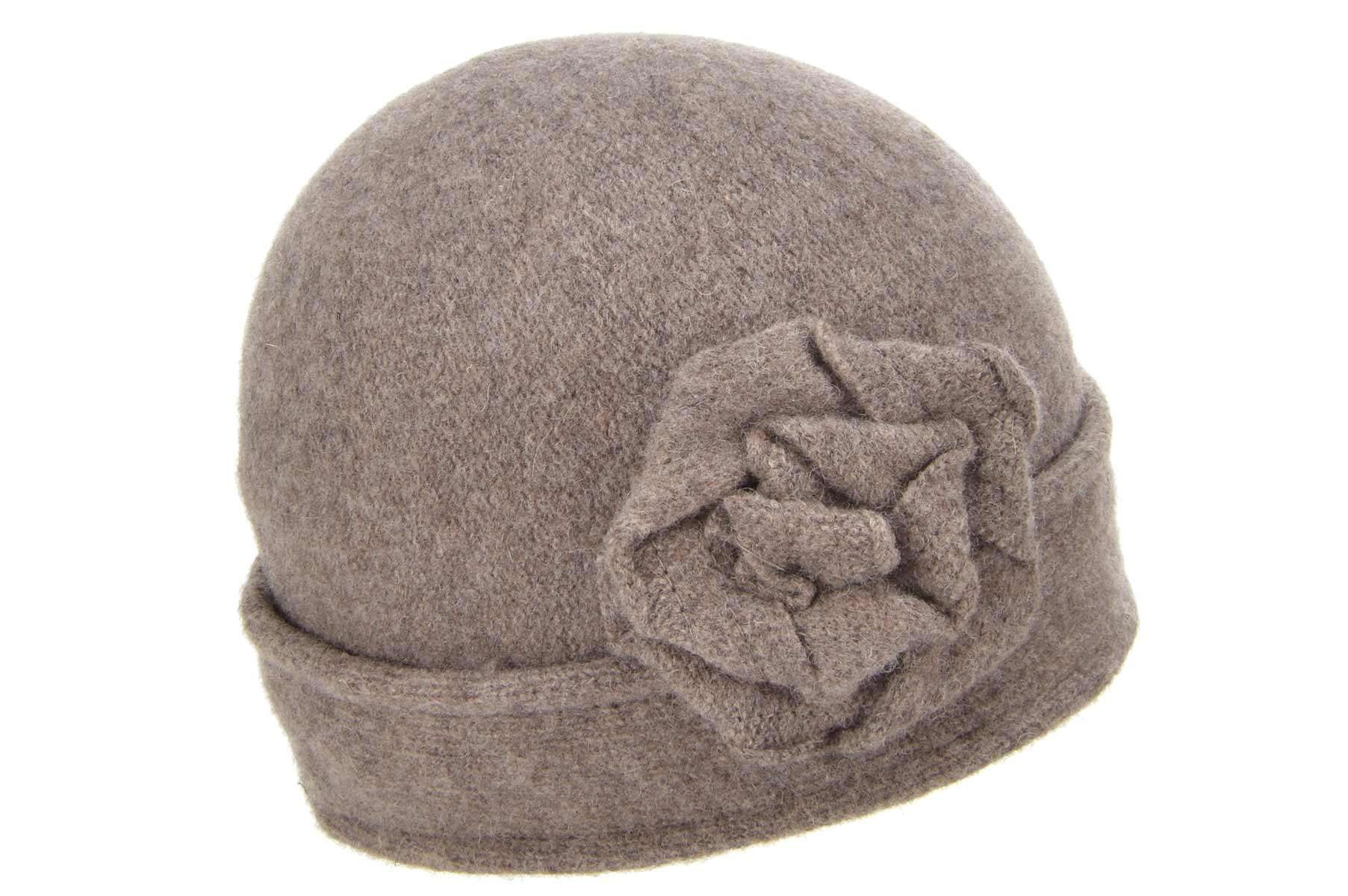 boiled wool beanie with flower 